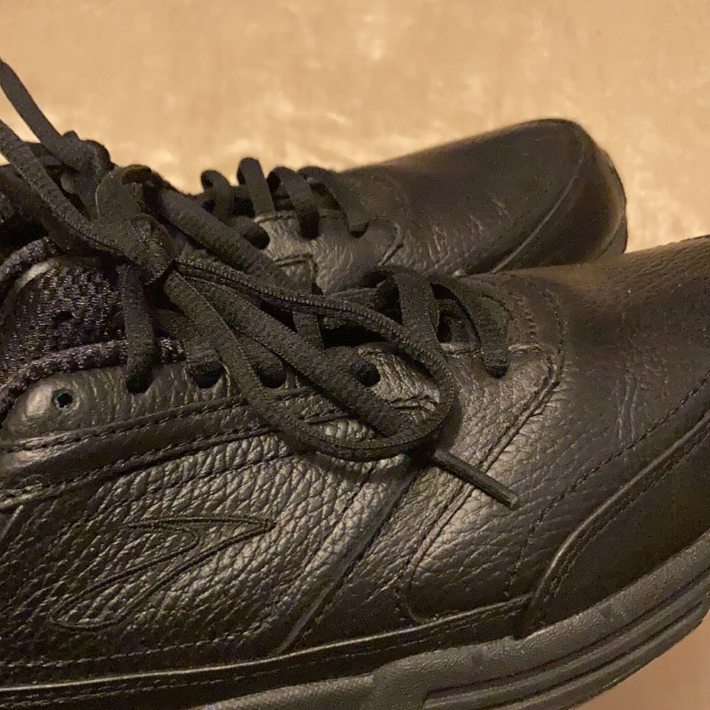 Brooks Addiction Walker Sneakers View 5
